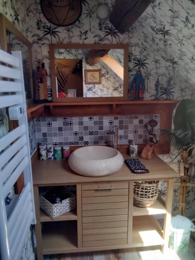 Bed and Breakfast O Tour Du Monde Cellettes  Zewnętrze zdjęcie