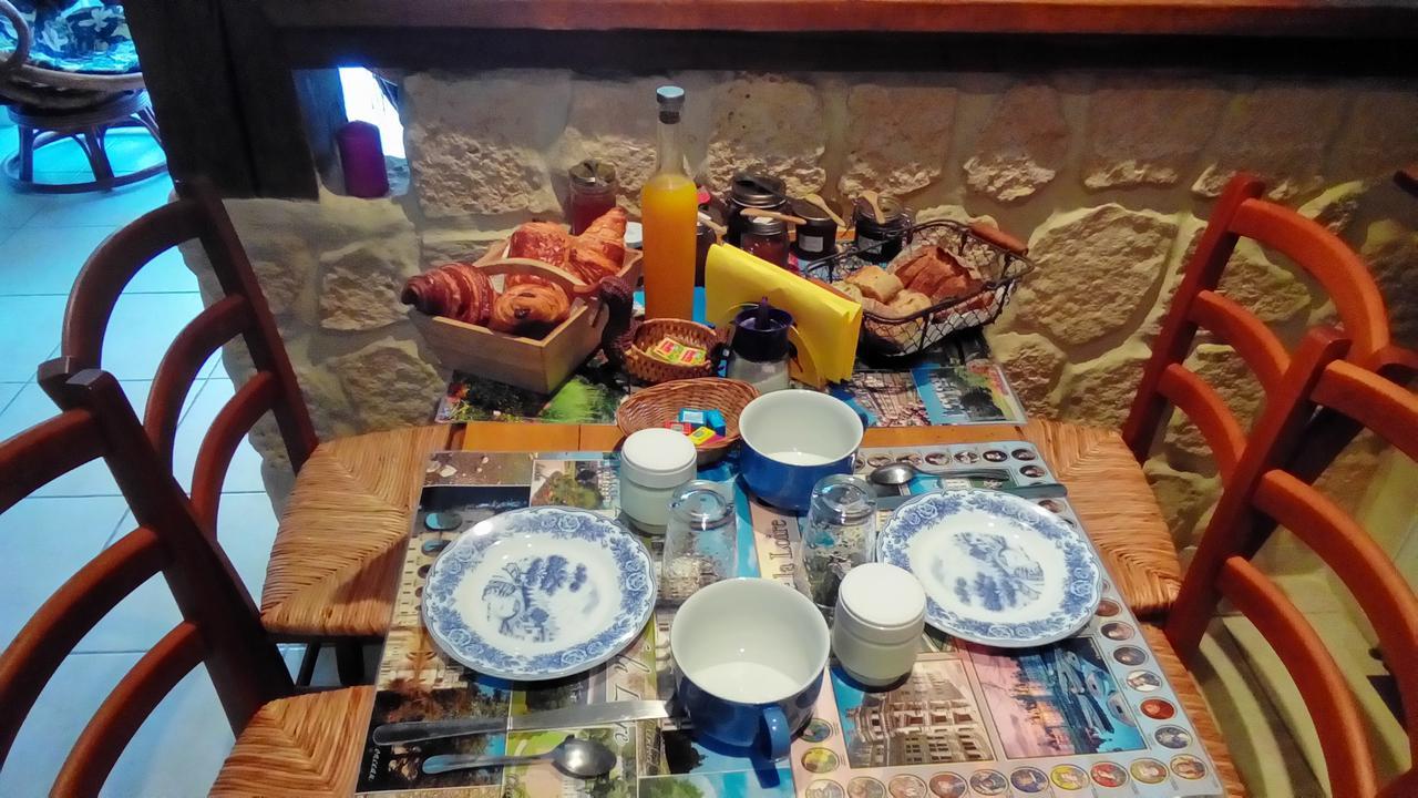 Bed and Breakfast O Tour Du Monde Cellettes  Zewnętrze zdjęcie